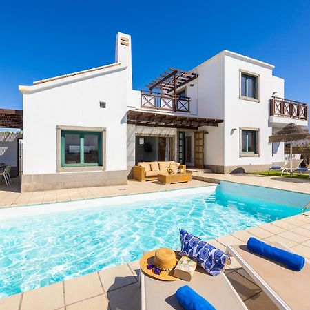 Villa Dacil Плая Бланка Екстериор снимка