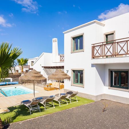 Villa Dacil Плая Бланка Екстериор снимка
