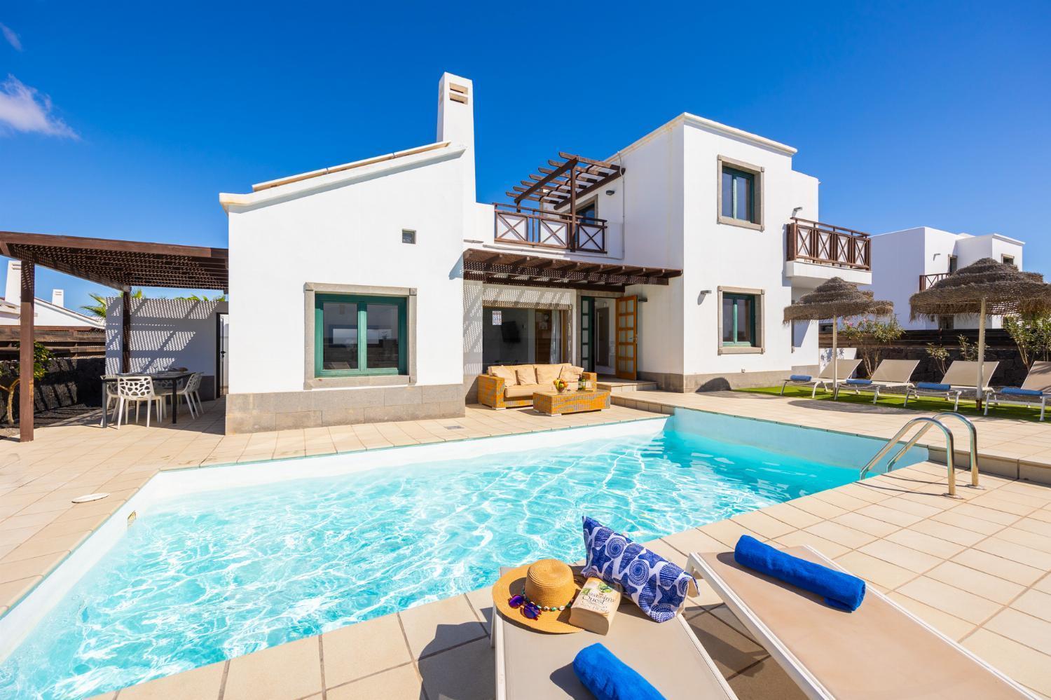 Villa Dacil Плая Бланка Екстериор снимка