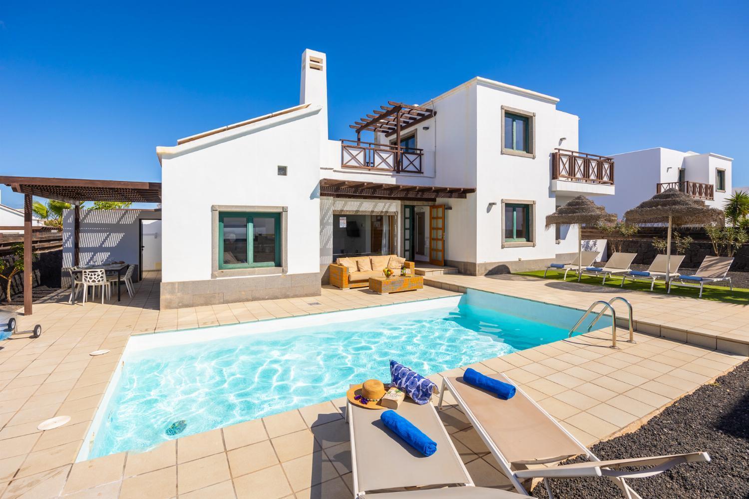 Villa Dacil Плая Бланка Екстериор снимка