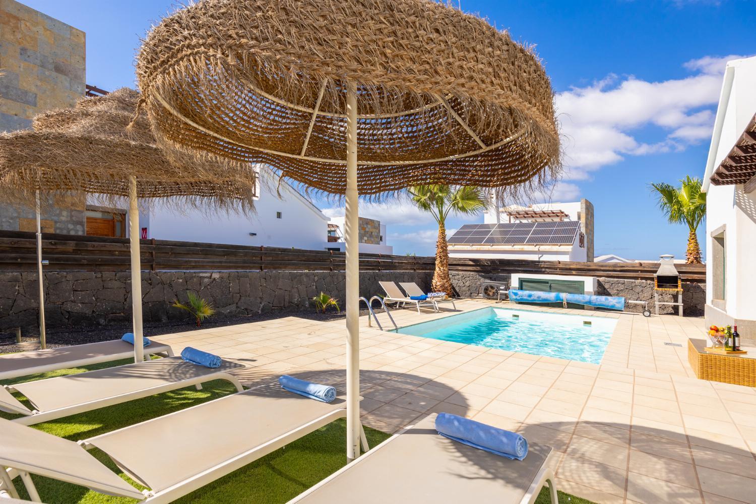 Villa Dacil Плая Бланка Екстериор снимка