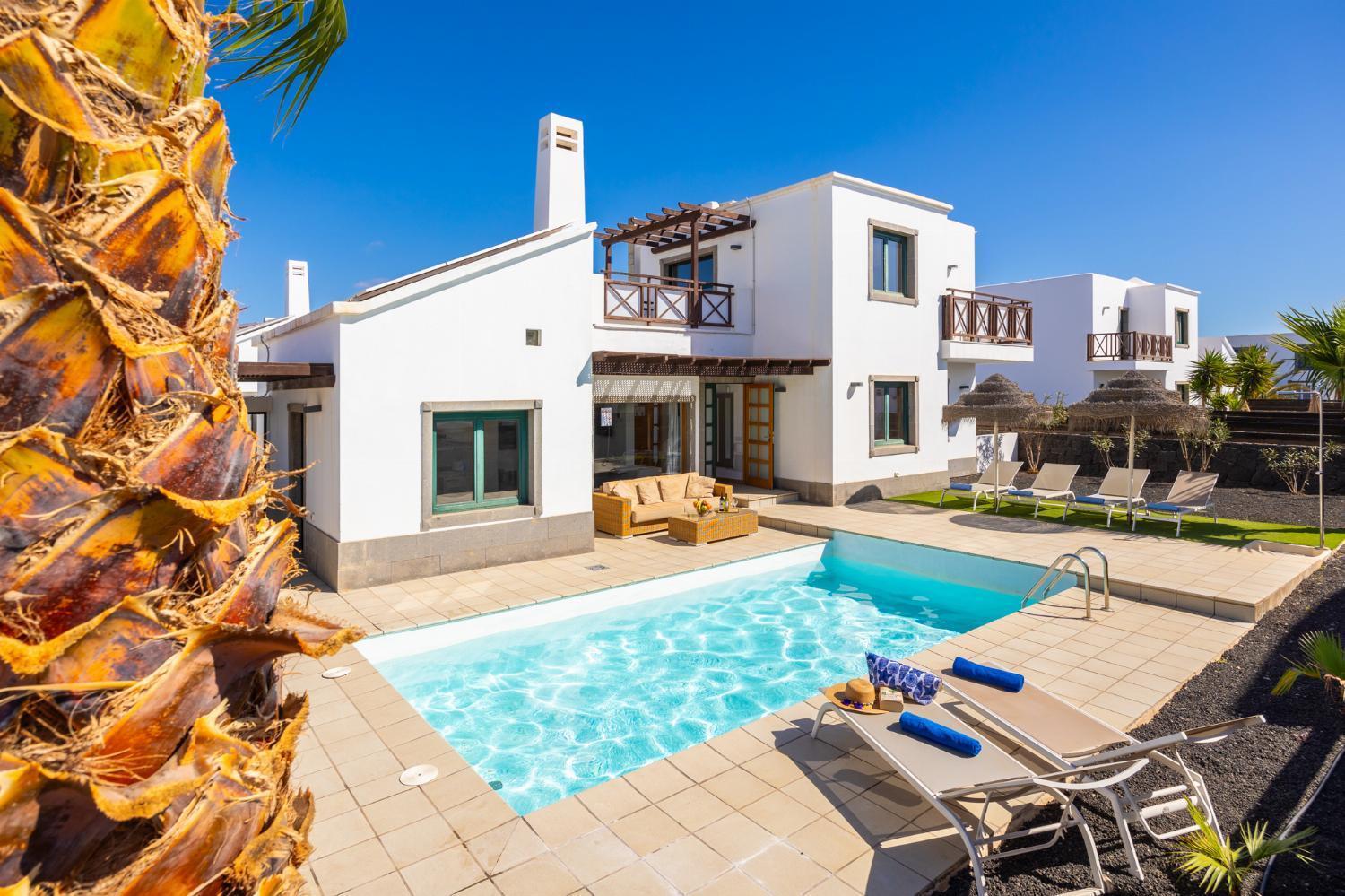 Villa Dacil Плая Бланка Екстериор снимка